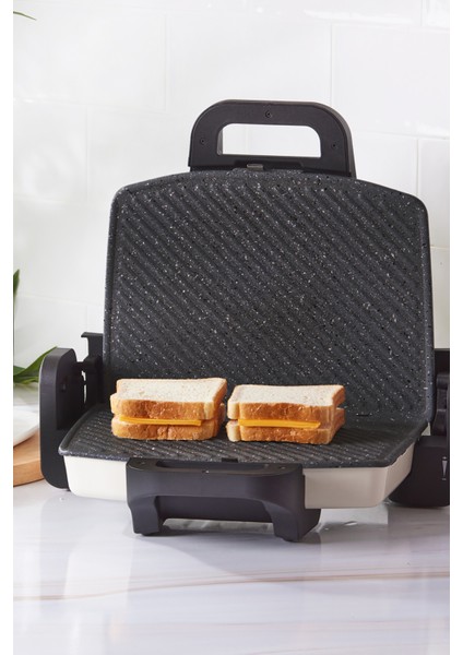 Future Essential Izgaralı Tost Makinesi modelleri