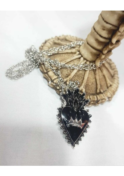 Black Heart Crown Kolye