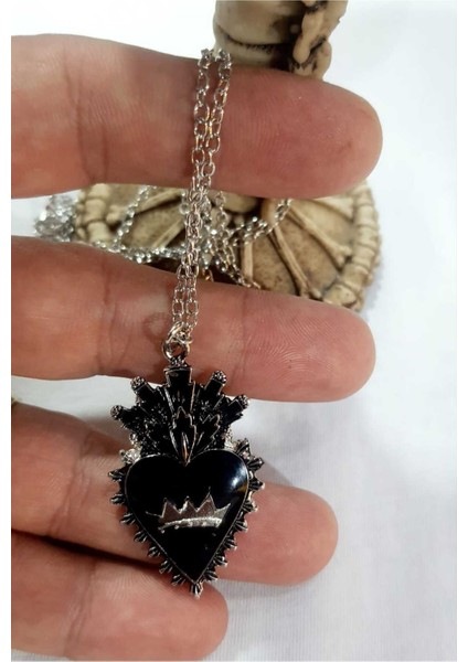 Black Heart Crown Kolye