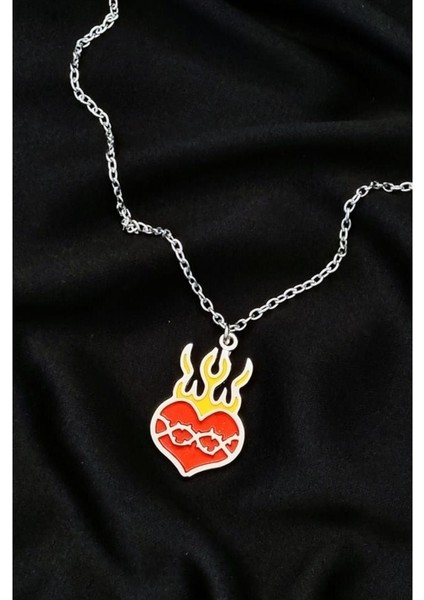 Gothic Fire Red Heart Burgulu Zincirli Kolye fiyatları