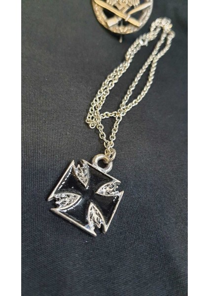 Black Gama Cross Kolye