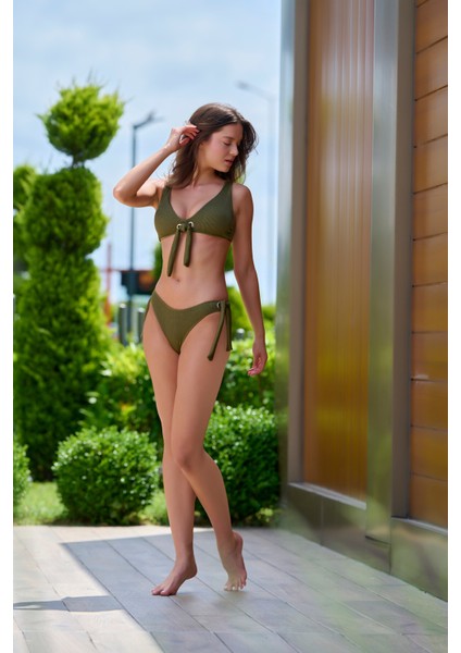 Önü Zımbalı Askılı Üst Çizgili