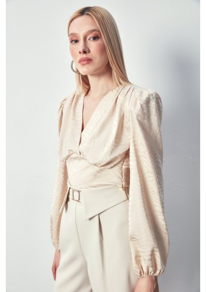 Desenli Kruvaze Saten Bluz - Bej fiyatları