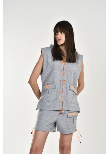 Gri Çapraz Bağcık Detaylı Kapüşonlu Şortlu Takım