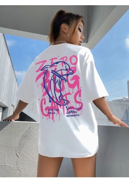 Kadın Beyaz Zero Bug Games Baskılı Oversize Bisiklet Yaka T-Shirt