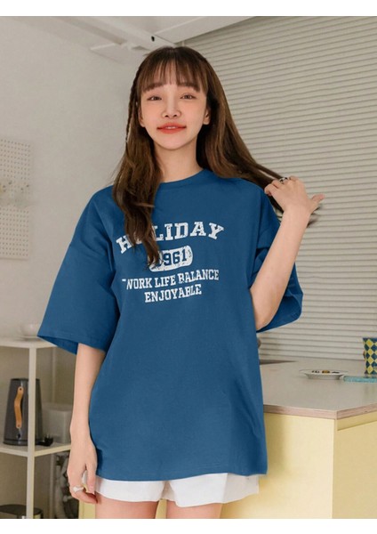 Kadın Turkuaz Mavisi Holiday 1961 Baskılı Oversize T-Shirt