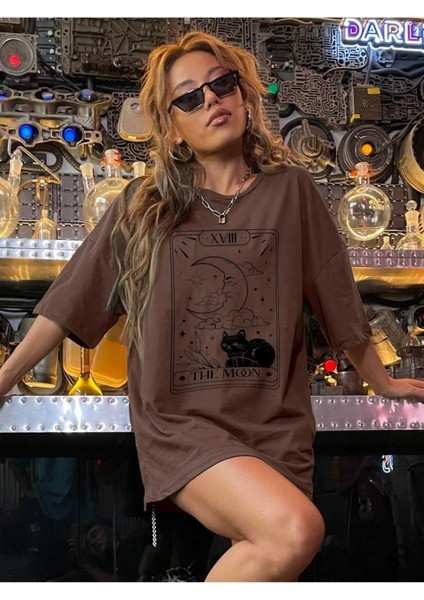 Kadın Kahverengi The Moon Baskılı Oversize Bisiklet Yaka T-Shirt