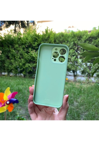 iPhone 13 Pro Yeşil Prizma Desenli Cam Görünümlü Kılıf