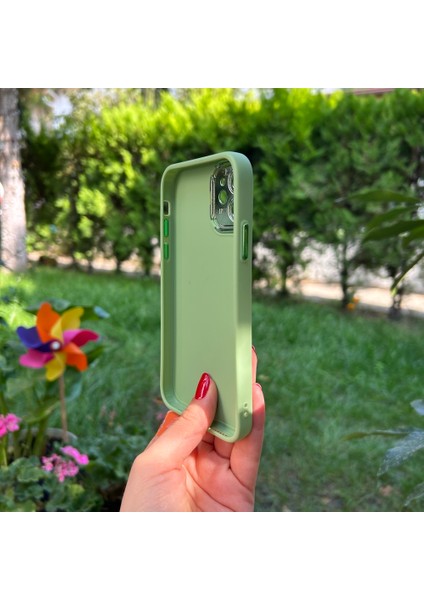 iPhone 11 Yeşil Metal Kamera Korumalı Silikon Kılıf fiyatları