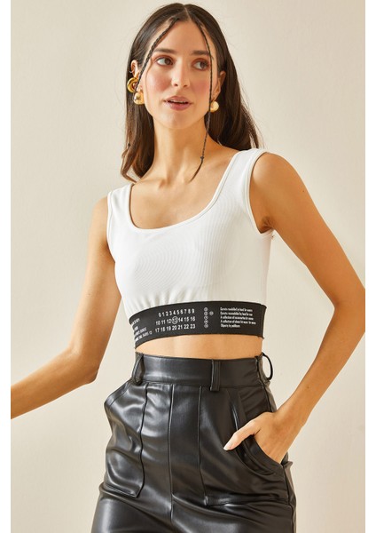 Beyaz U Yaka Lastikli Crop Bluz 5YXK2-48381-01