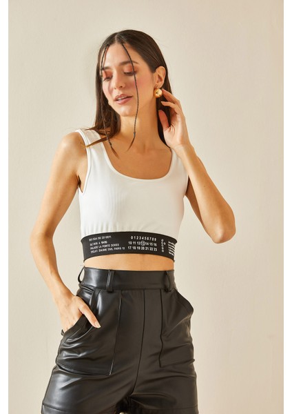 Beyaz U Yaka Lastikli Crop Bluz 5YXK2-48381-01 indirimleri