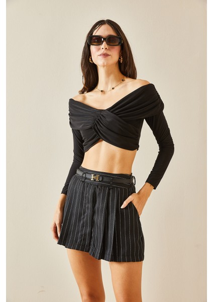 Siyah Kayık Yaka Büzgü Detaylı Crop Bluz 5YXK2-48367-02 modelleri