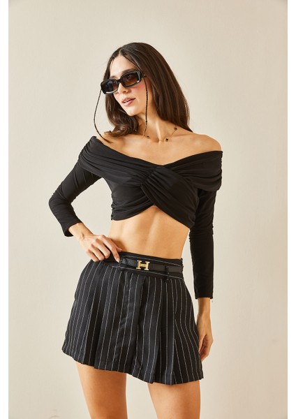 Siyah Kayık Yaka Büzgü Detaylı Crop Bluz 5YXK2-48367-02 fırsatları