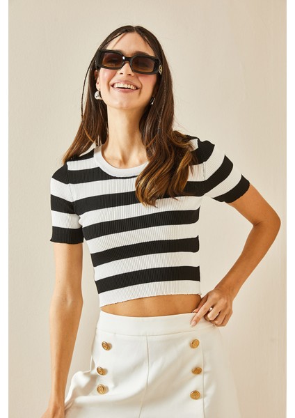 Beyaz Bisiklet Yaka Çizgili Triko Crop Bluz 5YXK2-48371-01 modelleri