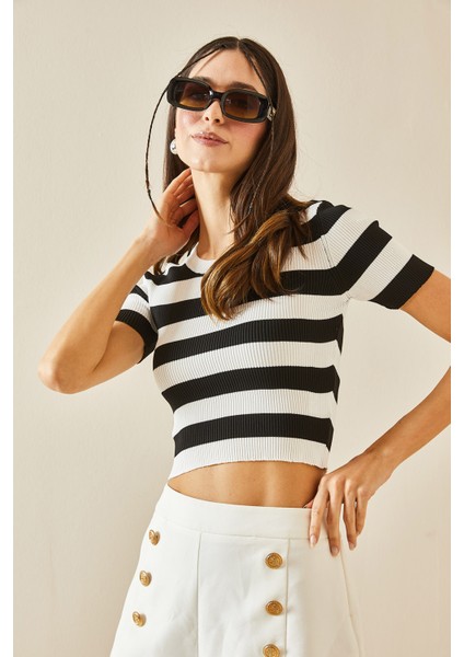 Beyaz Bisiklet Yaka Çizgili Triko Crop Bluz 5YXK2-48371-01 fırsatları