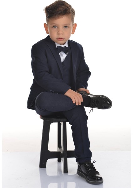 Lacivert Yelekli Papyonlu Erkek Çocuk Takım Elbise fırsatları