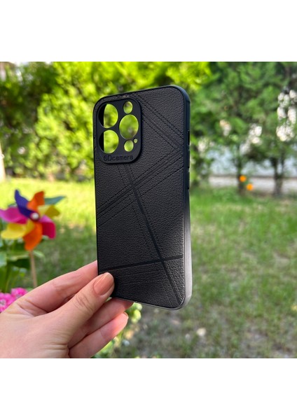 Apple iPhone 13 Pro Kamera Korumalı Siyah Deri Tasarımlı Silikon Kılıf
