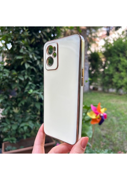 Oppo A96 4g Bakır Detaylı Krem Parlak Silikon Kılıf