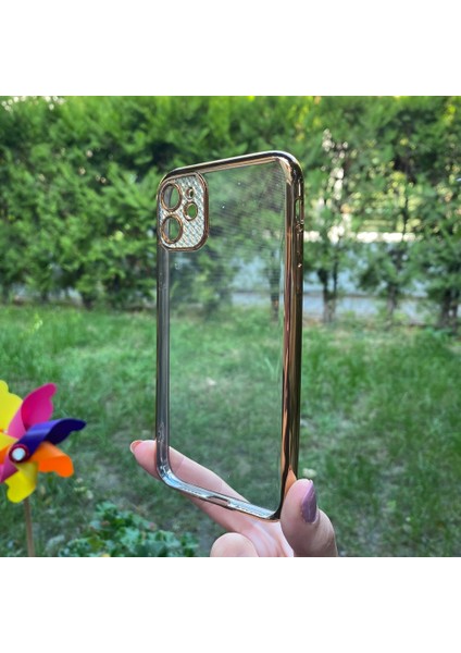 Apple iPhone 11 Sarı Çerceveli Elmas Görünümlü Silikon Kılıf