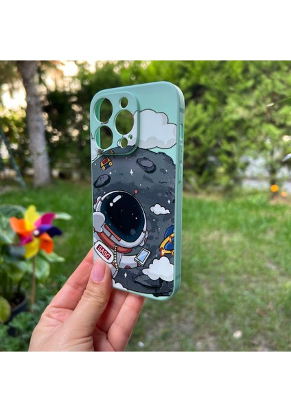 Apple iPhone 14 Pro Aydaki Astronot Turkuaz Silikon Kılıf