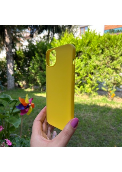 Apple iPhone 14 Plus Sarı Yumuşak Silikon Kılıf