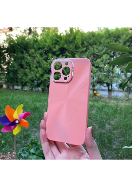 Apple iPhone 13 Pro Pembe Prizma Desenli Cam Görünümlü Kılıf