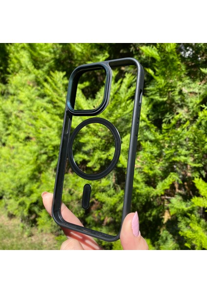 Apple iPhone 14 Pro Siyah Çerçeveli Magsafe Kılıf
