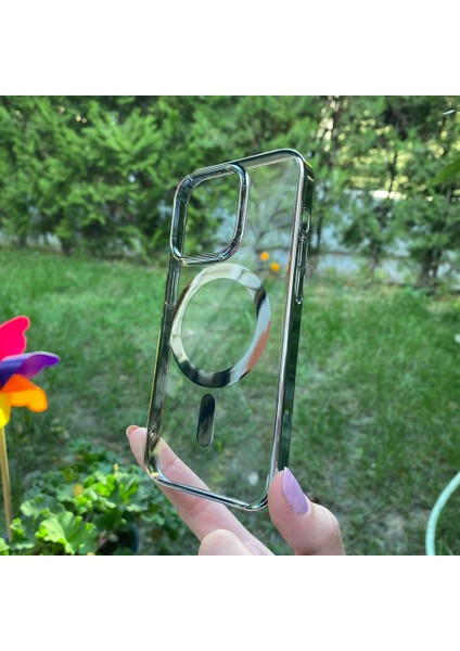 Apple iPhone 14 Pro Gümüş Parlak Kenarlı Magsafe Kılıf