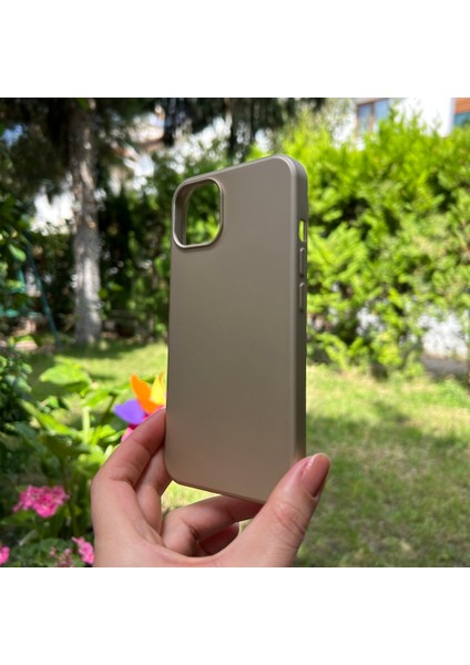 Apple iPhone 13 Gold Yumuşak Silikon Kılıf