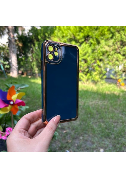 Apple iPhone 11 Kamera Korumalı Altın Renkli Lacivert Silikon Kılıf