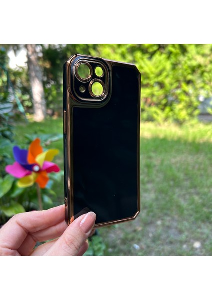 Apple iPhone 14 Kamera Korumalı Altın Renkli Siyah Silikon Kılıf