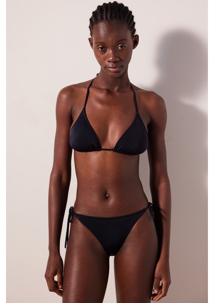 Basic Triangle Siyah Bikini Üstü modelleri