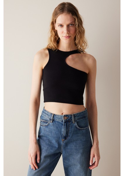 Asimetrik Yaka Siyah Kısa Üst fiyatları