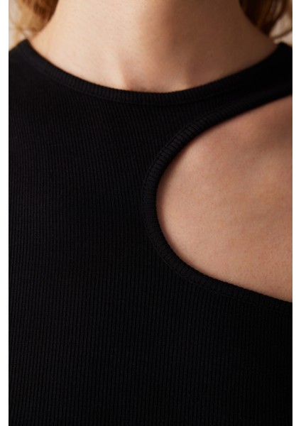 Asimetrik Yaka Siyah Kısa Üst modelleri