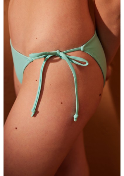 Basic Ip Detaylı Mint Yeşili Bikini Altı fiyatları