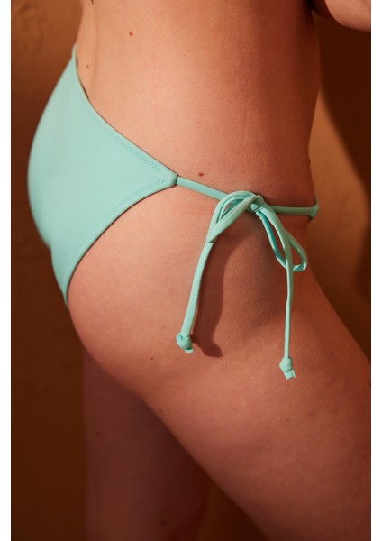 Basic Ip Detaylı Mint Yeşili Bikini Altı modelleri