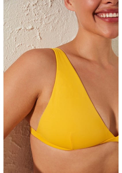 Basic Deep V Sarı Bikini Üstü