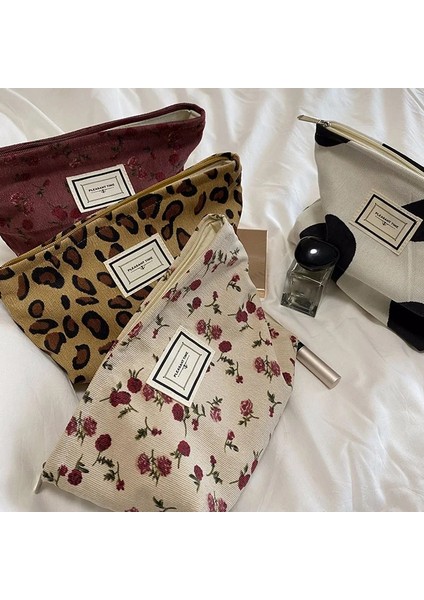 Sarı Stil Yeni Fashoin Leopar Baskı Kadın Kozmetik Çantası Retro Çiçek Bayanlar Debriyaj Çanta Seyahat Çanta Kız Öğrenci Kalem Saklama Torbaları (Yurt Dışından) indirimleri