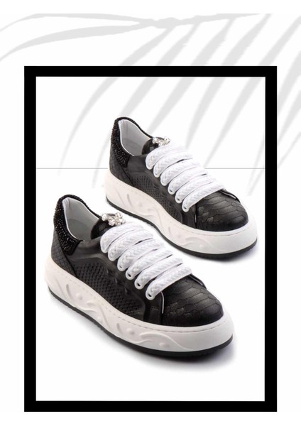 Siyah Deri Kadın Sneaker K01459702103
