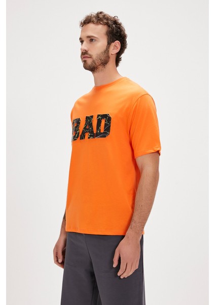 Levin Turuncu Baskılı Oversize Erkek Tişört fırsatları
