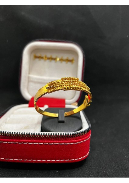 Dorikalı Versace Kelepçe 22 Ayar Altın
