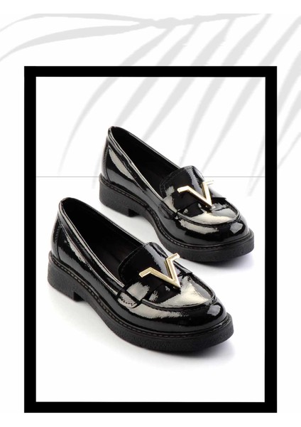 Siyah Kırışık Rugan Kadın Loafer Ayakkabı K01257067608