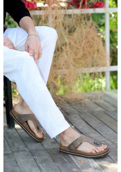 Hakiki Crazy Deri Eva Taban Parmak Arası Toka Detaylı Ortopedik Tasarım Erkek Terlik Sandalet modelleri