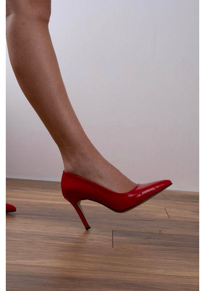 Özel Seri Klasik Stiletto Kırmızı Rugan modelleri