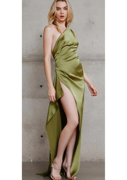 Yırtmaç Detaylı Saten Elbise