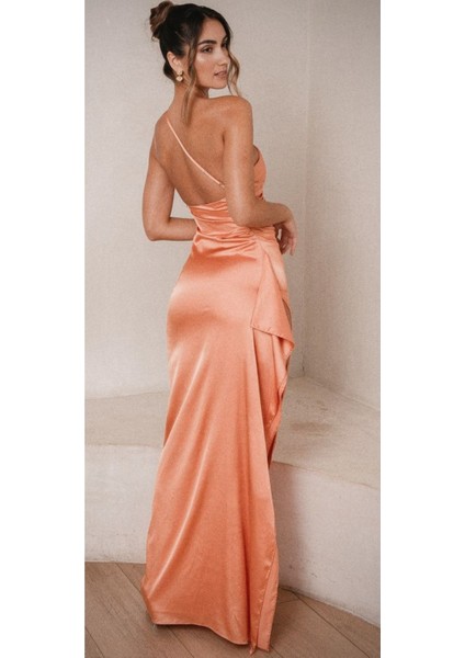 Tek Omuz Yırtmaç Detaylı Asetat Saten Elbise fırsatları