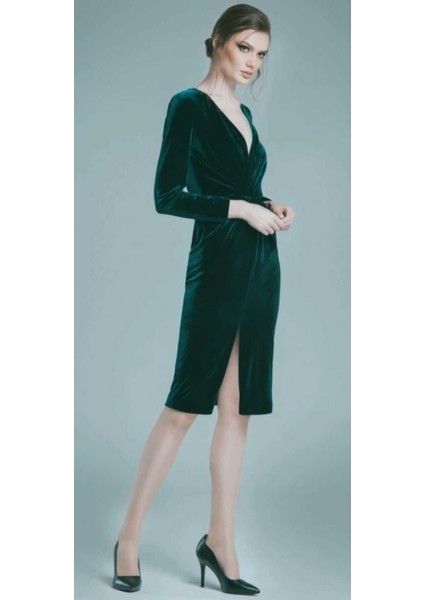 Hilaltrend Kroveze Yaka Drape Detaylı Kadife Elbise modelleri