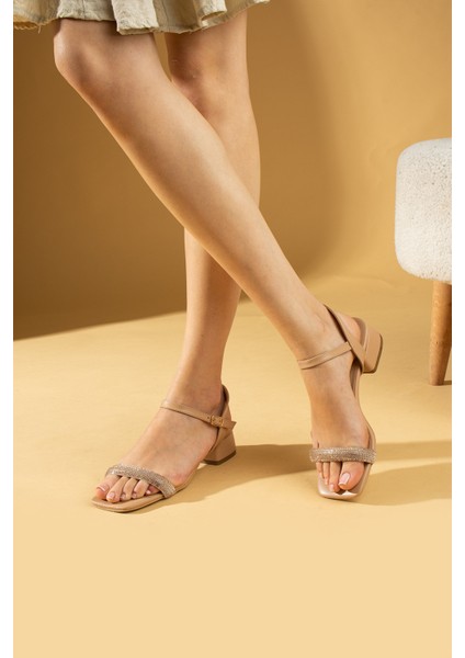 Tek Bant Taşlı Bilekte Tokalı Kısa Topuklu Kadın Sandalet 009-66-24 modelleri