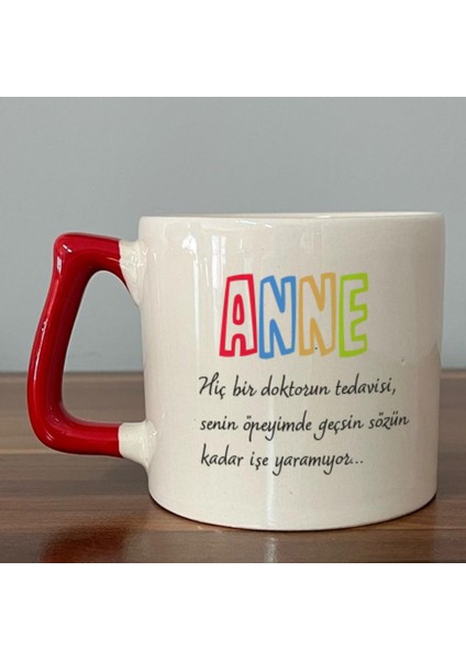Anne Hiç Bir Doktorun Tedavisi Baskılı Kırmızı Kulplu D Kupa fiyatları