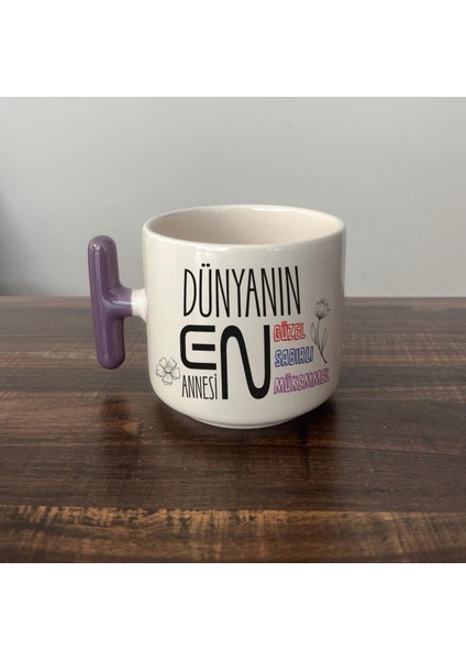 Dünyanın En Annesi Baskılı Mor Kulplu T Kupa
